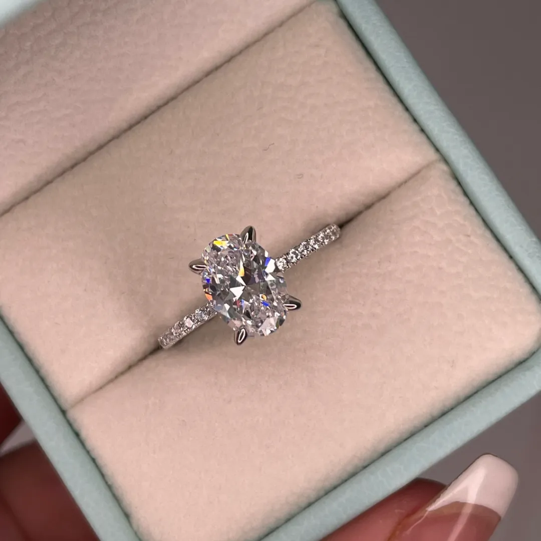 /public/photos/live/Hidde Halo Set Oval Moissanite Ring-1091 (3).webp